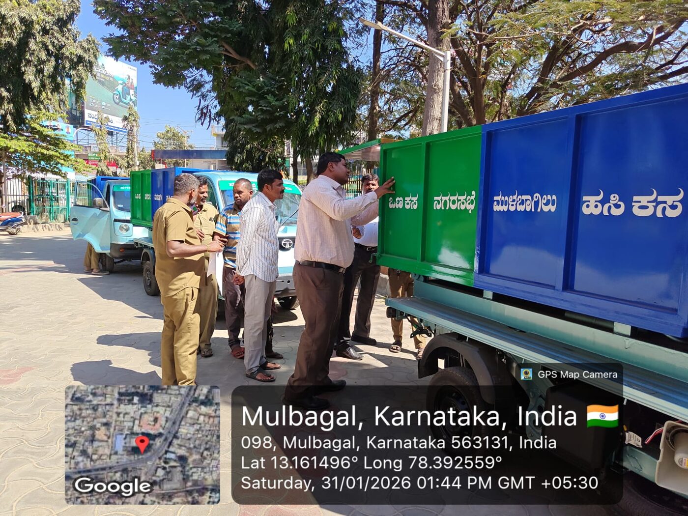 Close inspection of the segregated waste collection body